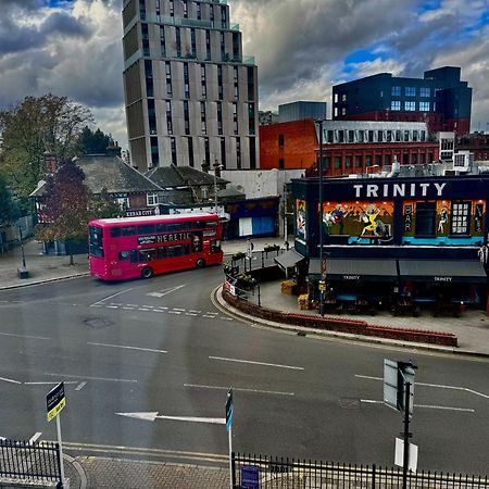Luxury 2 Bed Entire Apartment-Near Tube & Shopping Centre Хароу Екстериор снимка