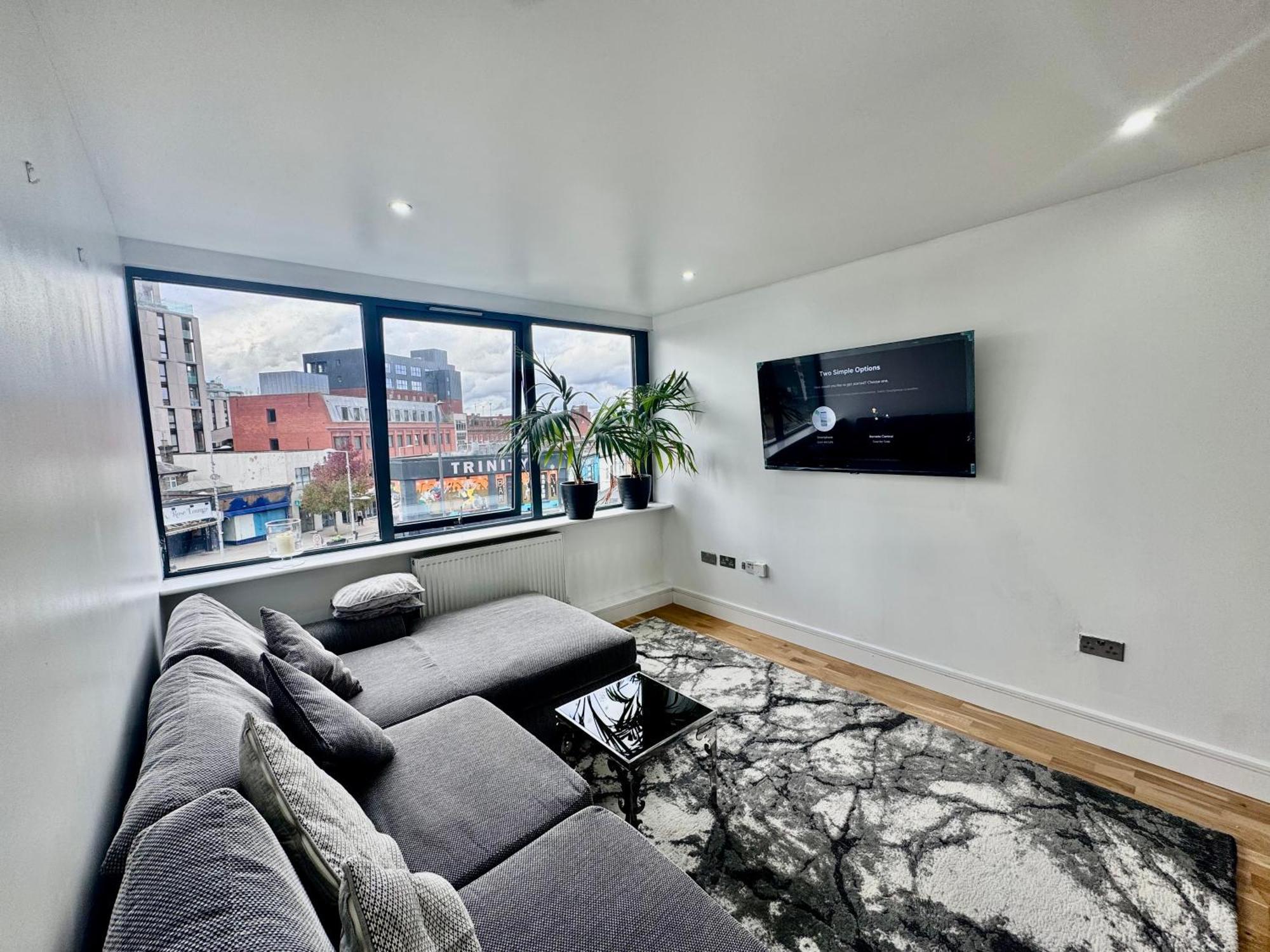 Luxury 2 Bed Entire Apartment-Near Tube & Shopping Centre Хароу Екстериор снимка